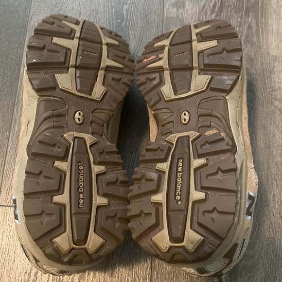 New Balance Brown Walking/Hiking Shoes Size 7.5 - Picture 7 of 8